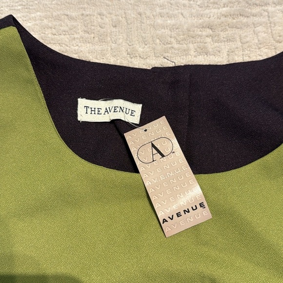 NWT The Avenue 3 tone Green and Blue Tank Top Size 24 - Picture 2 of 6